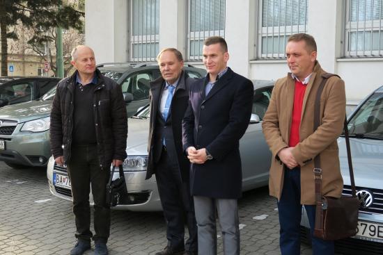 tb_uvo_auta.jpg tb_uvo_auta.jpg
