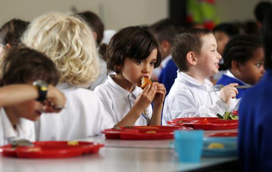 students_lunch_001.jpg students_lunch_001.jpg